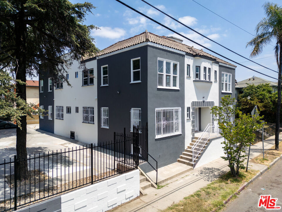 1519 W 30th Street - Photo 16