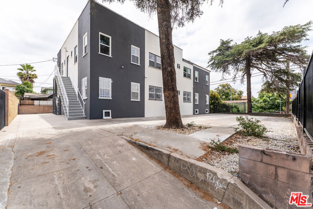 1519 W 30th Street - Photo 17