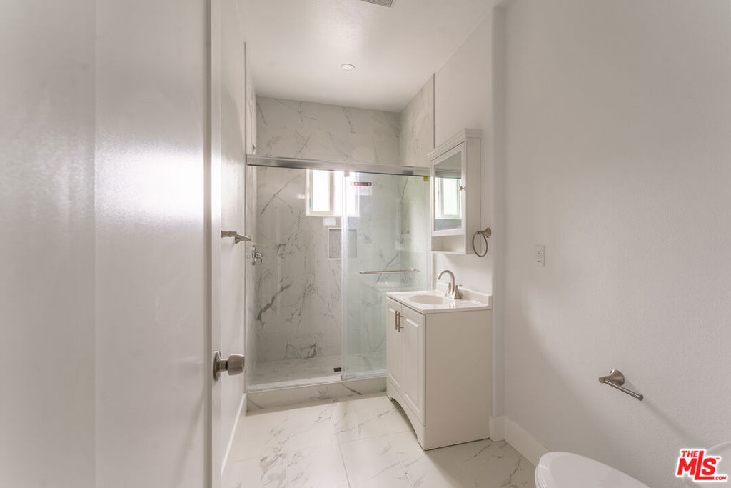 1519 W 30th Street - Photo 11