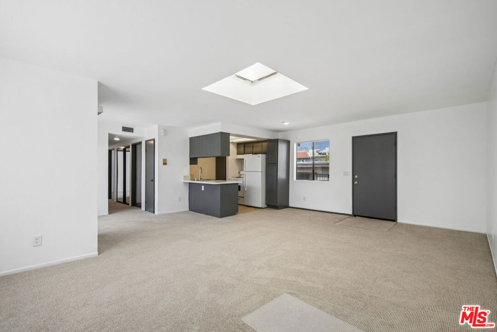 11924 Mayfield Avenue - Photo 3