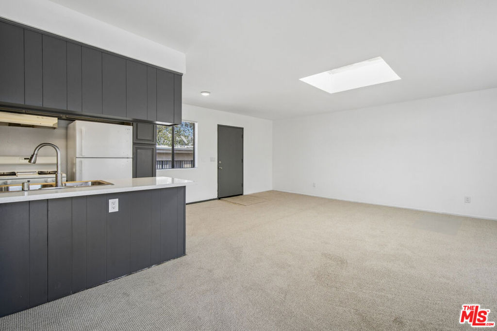 11924 Mayfield Avenue - Photo 5