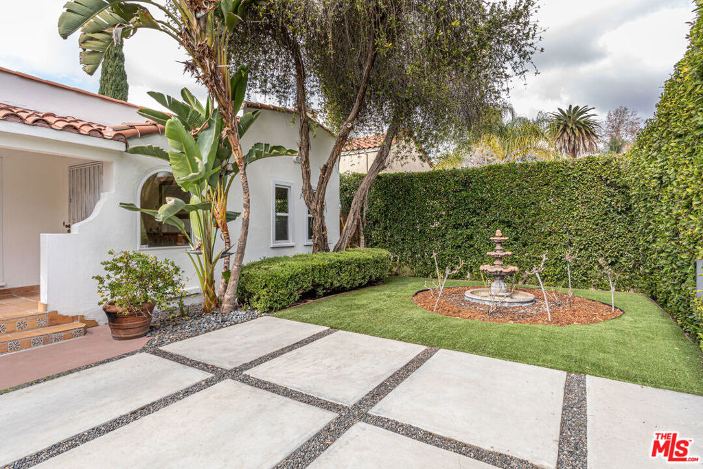 409 N Kilkea Drive - Photo 2