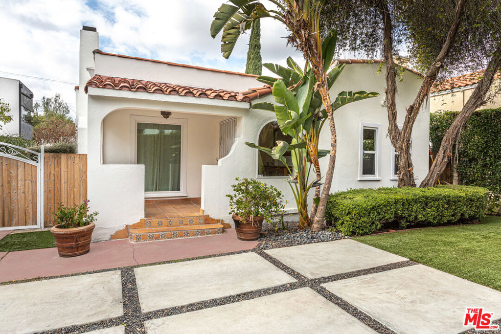 409 N Kilkea Drive - Photo 0