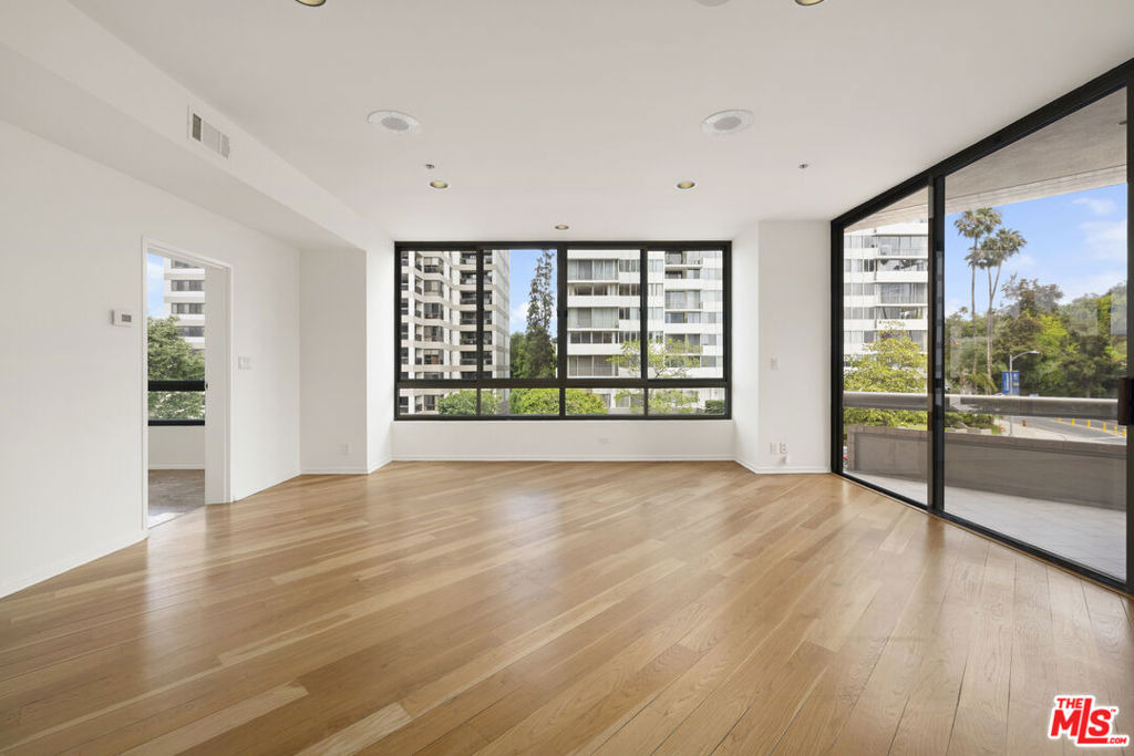 10430 Wilshire Boulevard - Photo 4