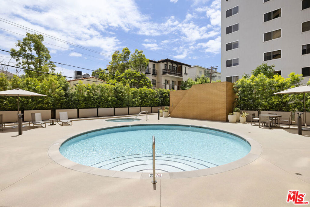 10430 Wilshire Boulevard - Photo 18