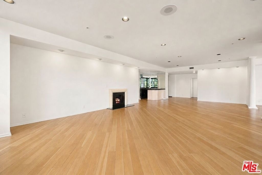 10430 Wilshire Boulevard - Photo 3