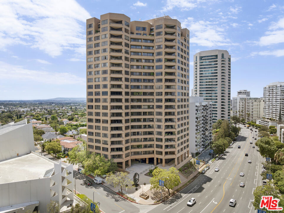 10430 Wilshire Boulevard - Photo 0