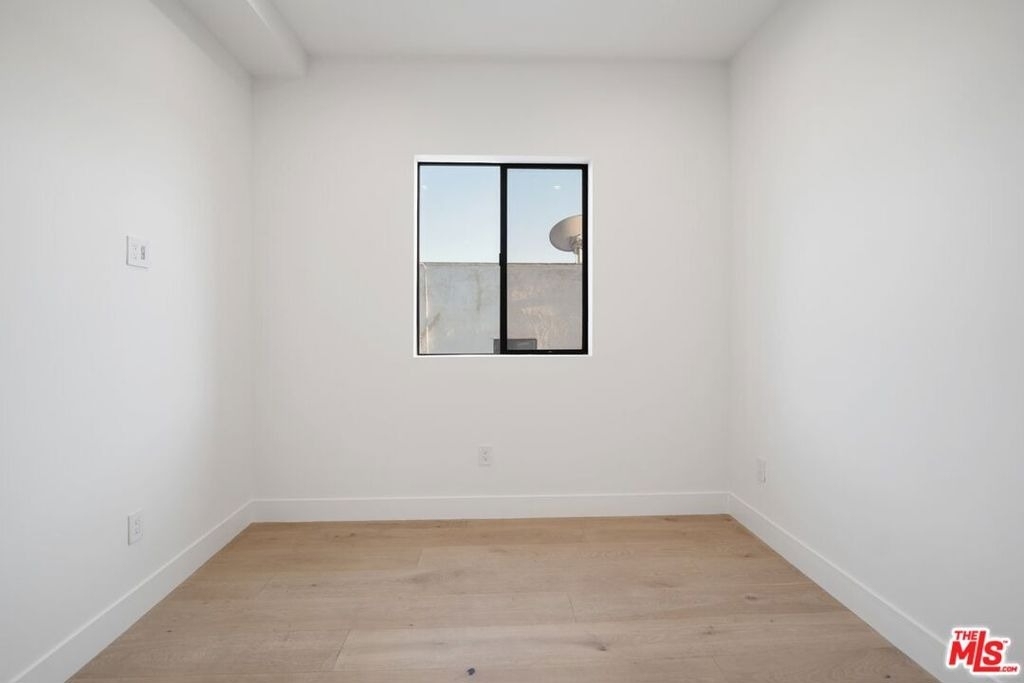 735 N Gramercy Place - Photo 10