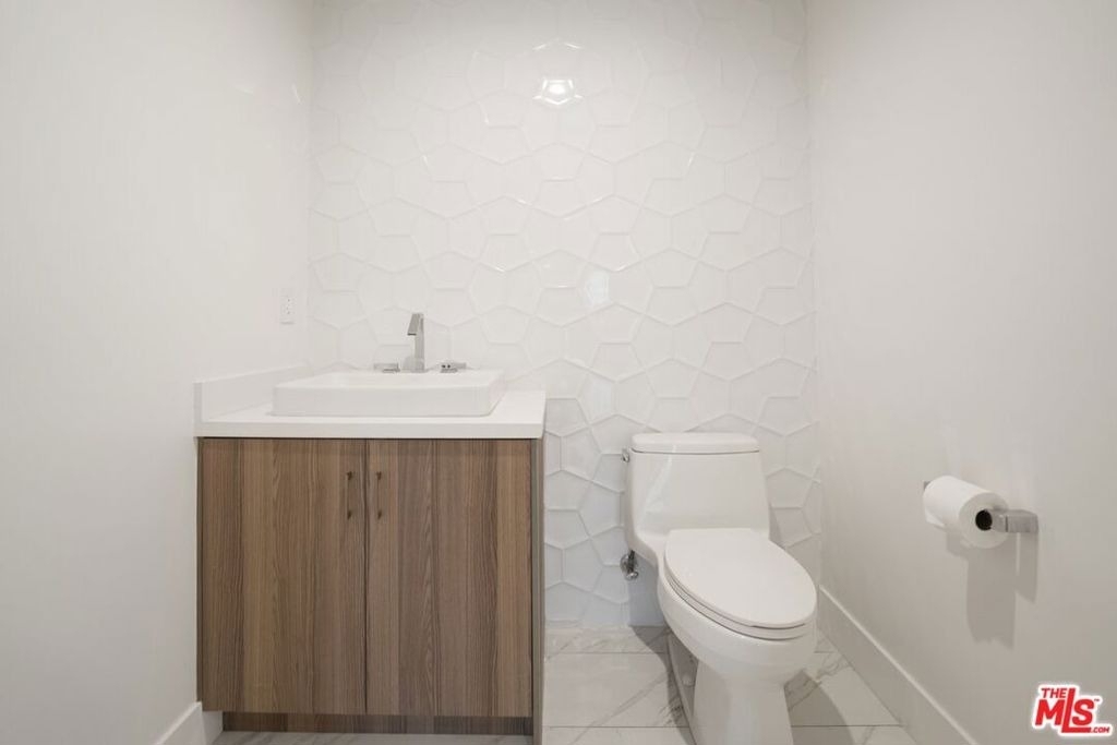 735 N Gramercy Place - Photo 7