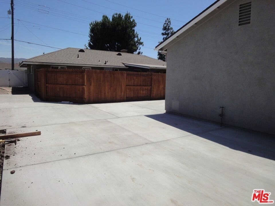 1151 Royal Avenue - Photo 15