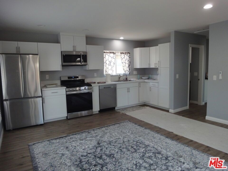 1151 Royal Avenue - Photo 4
