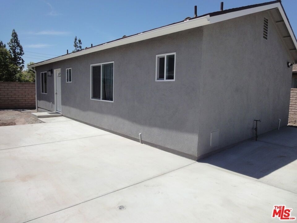 1151 Royal Avenue - Photo 18