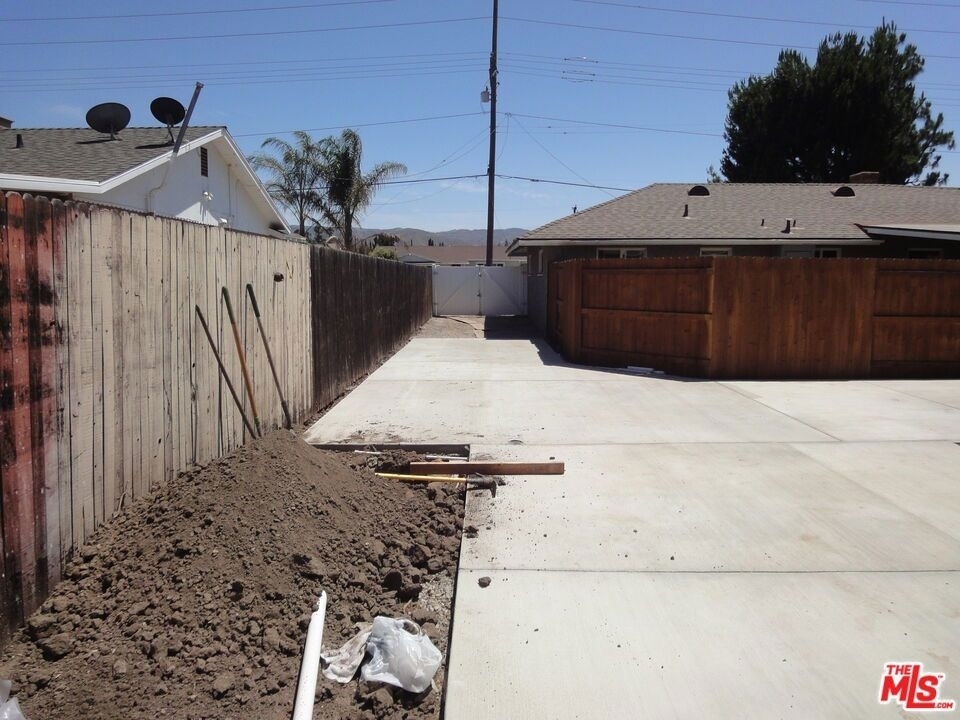 1151 Royal Avenue - Photo 16