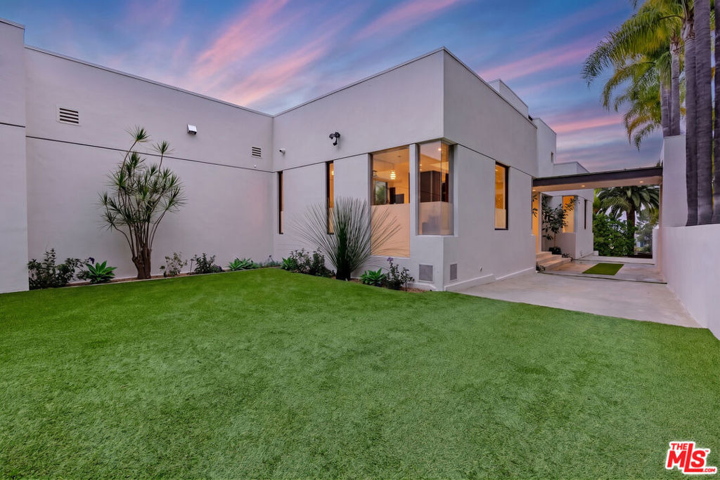 9405 Sierra Mar Place - Photo 3