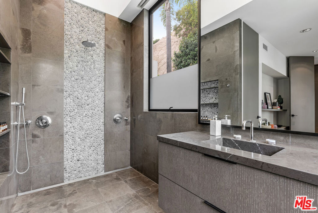 9405 Sierra Mar Place - Photo 19