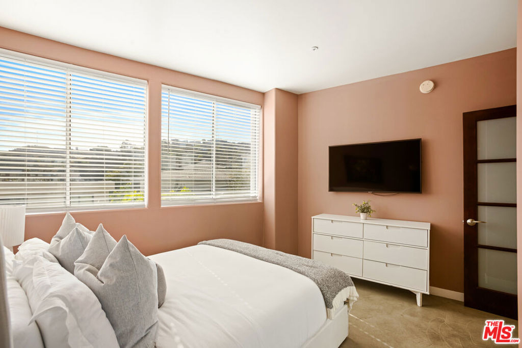 8435 Franklin Avenue - Photo 43