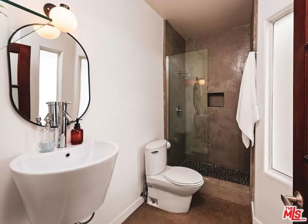 8435 Franklin Avenue - Photo 40