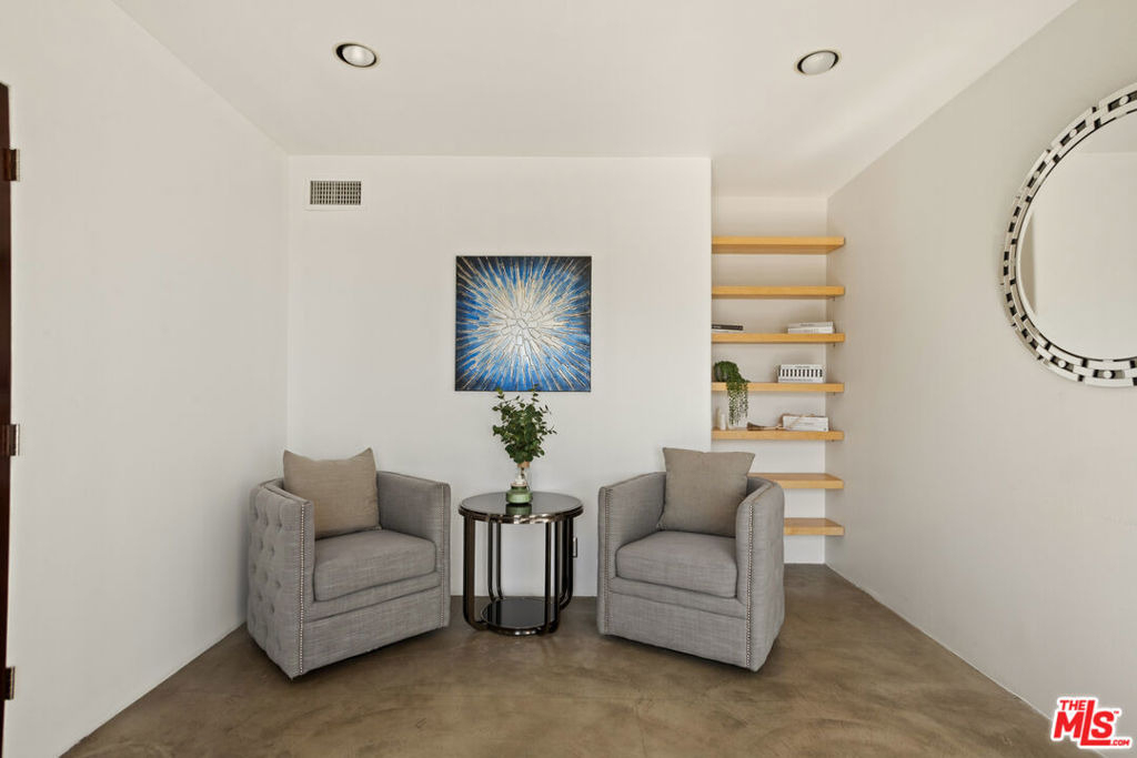 8435 Franklin Avenue - Photo 17