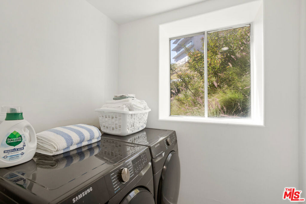 8435 Franklin Avenue - Photo 25