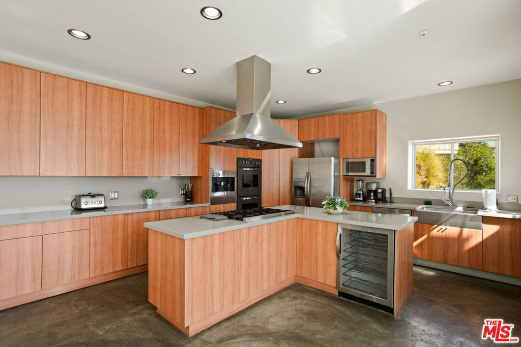 8435 Franklin Avenue - Photo 12