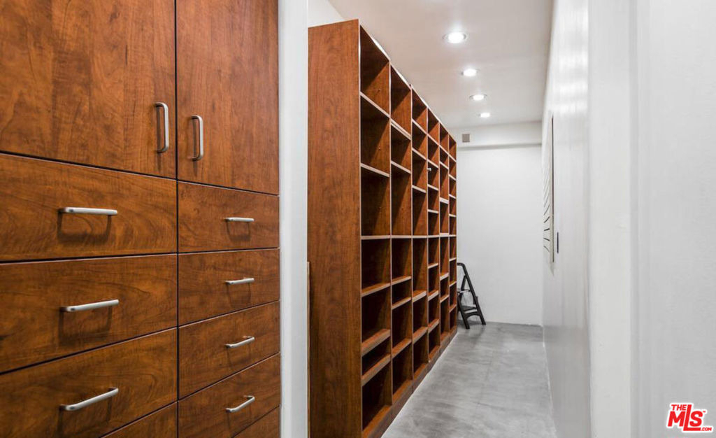 8435 Franklin Avenue - Photo 29