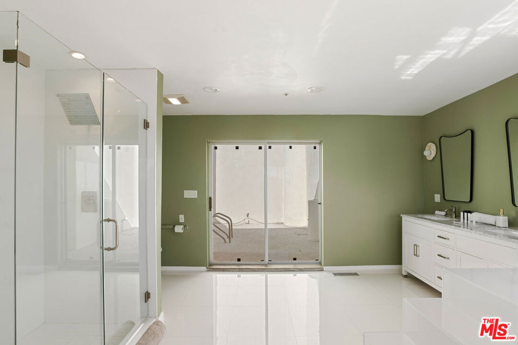 8435 Franklin Avenue - Photo 31