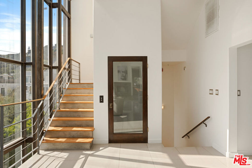 8435 Franklin Avenue - Photo 5