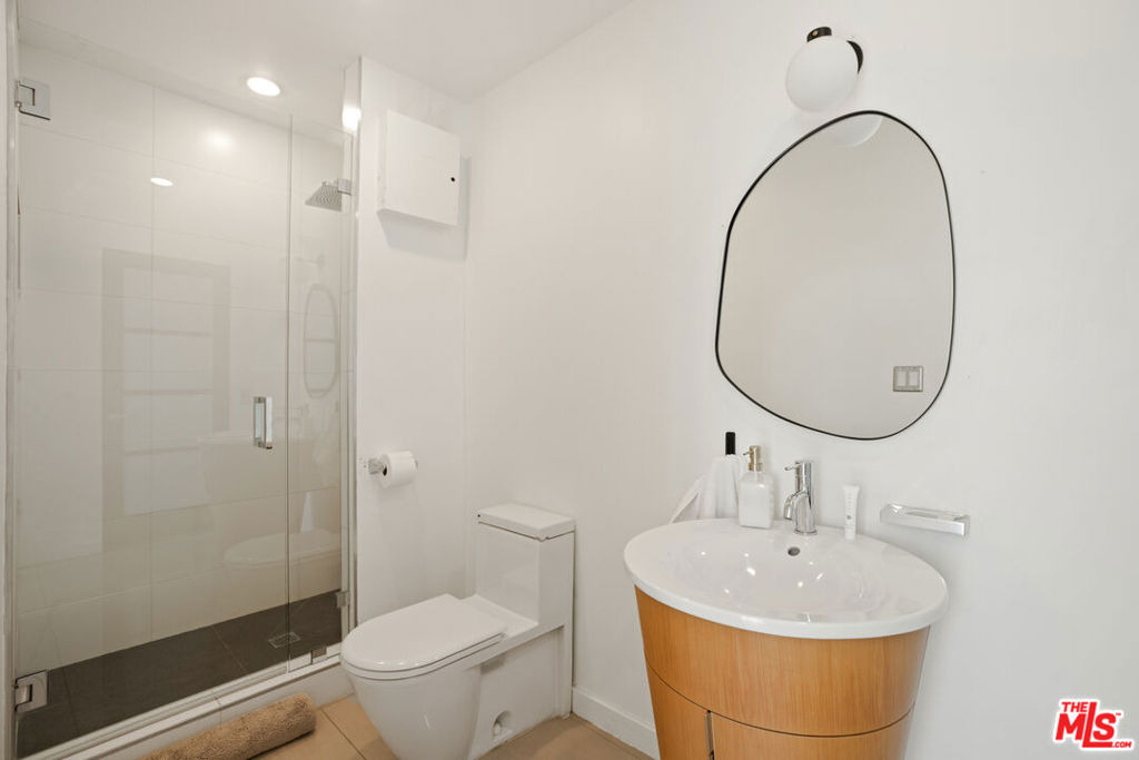 8435 Franklin Avenue - Photo 24