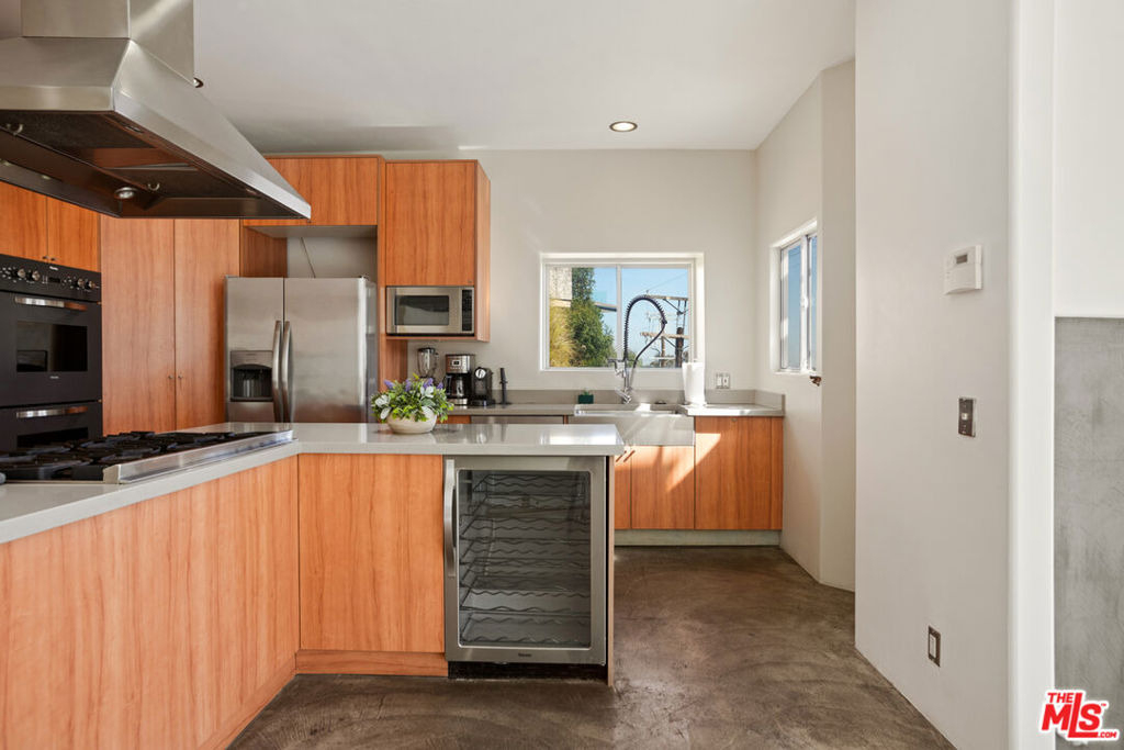 8435 Franklin Avenue - Photo 13