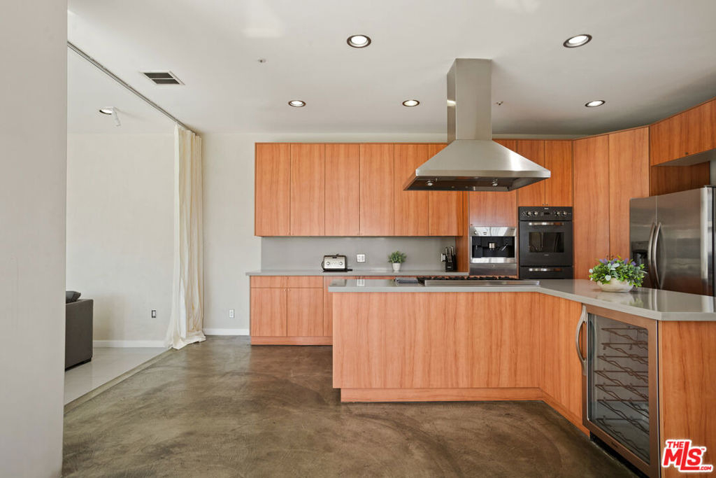 8435 Franklin Avenue - Photo 11