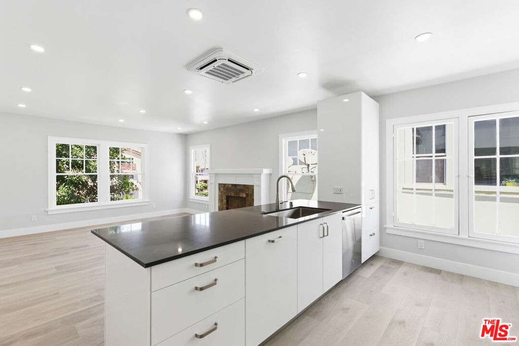 224 N New Hampshire Avenue - Photo 5