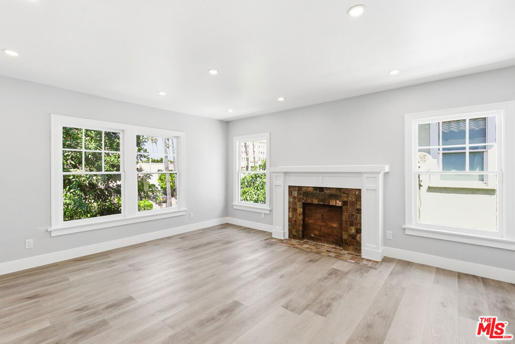 224 N New Hampshire Avenue - Photo 4