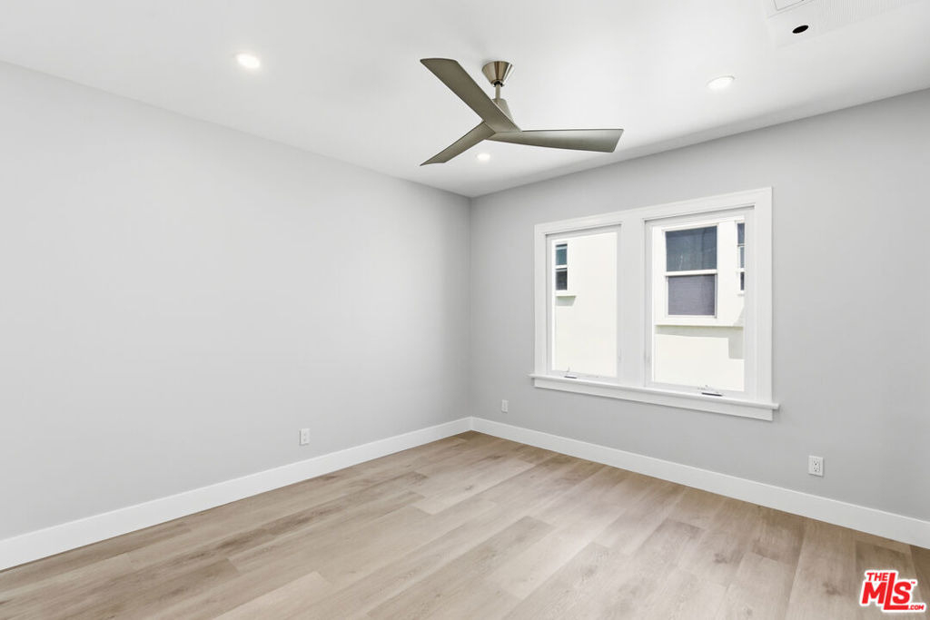 224 N New Hampshire Avenue - Photo 17