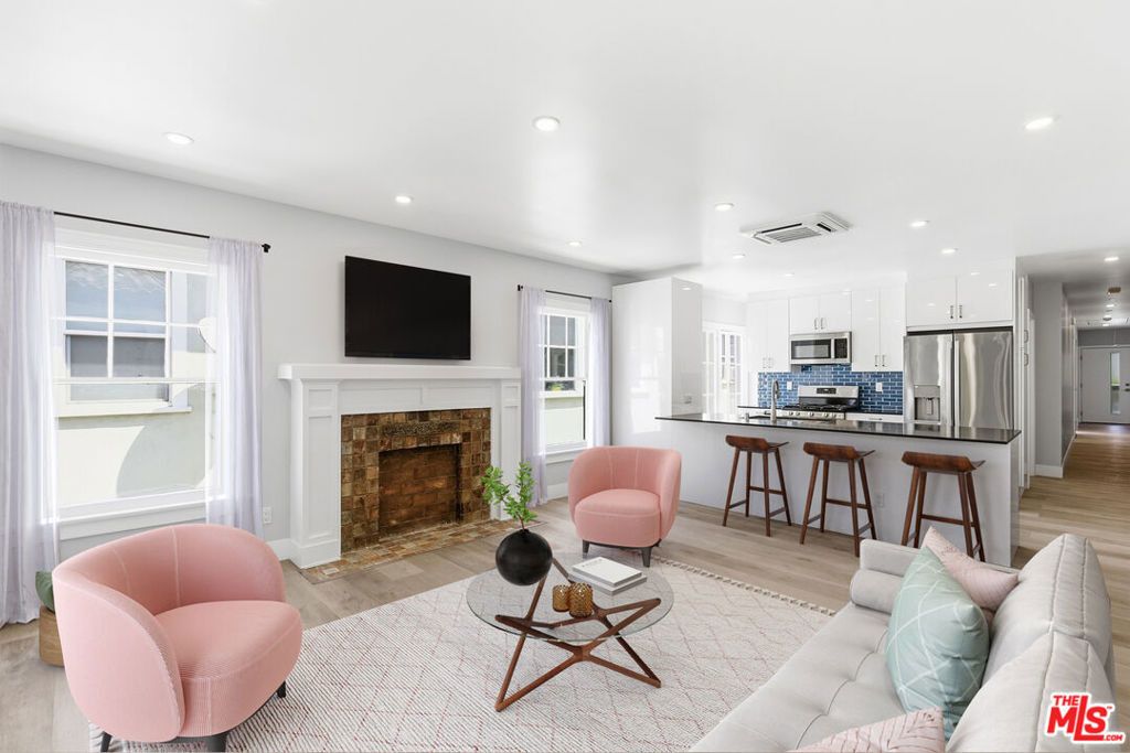 224 N New Hampshire Avenue - Photo 1