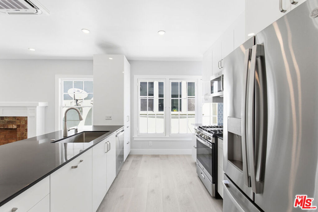224 N New Hampshire Avenue - Photo 10