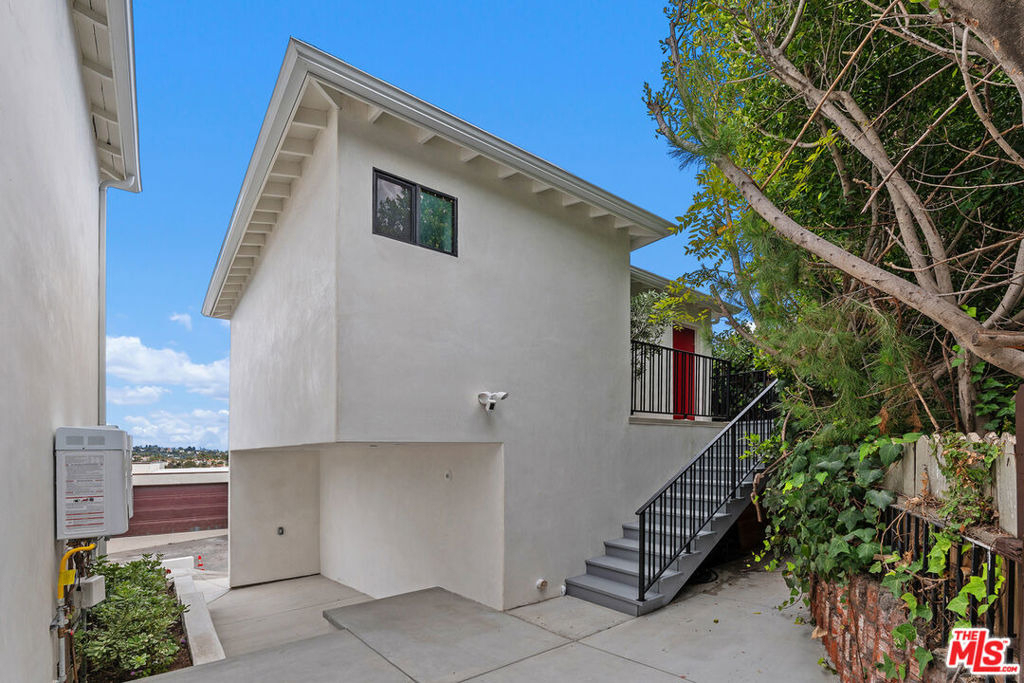 2043 Paramount Drive - Photo 7