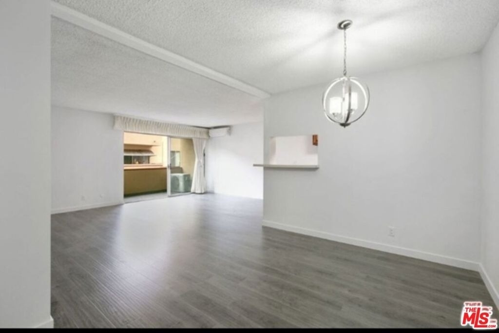 855 Victor Avenue - Photo 0
