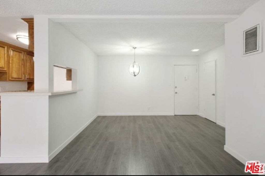 855 Victor Avenue - Photo 5