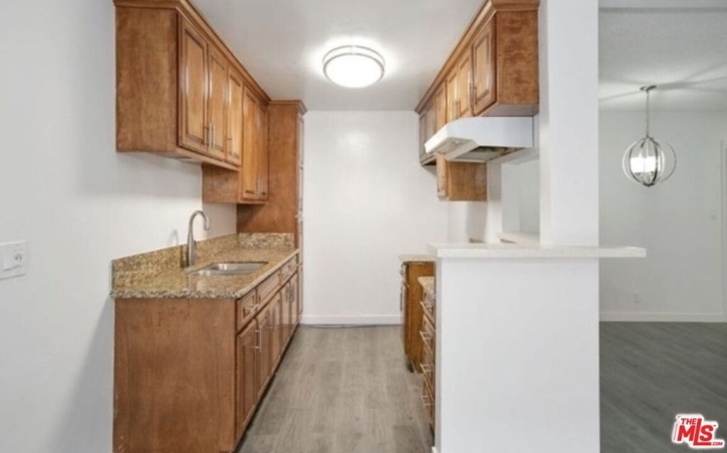 855 Victor Avenue - Photo 2