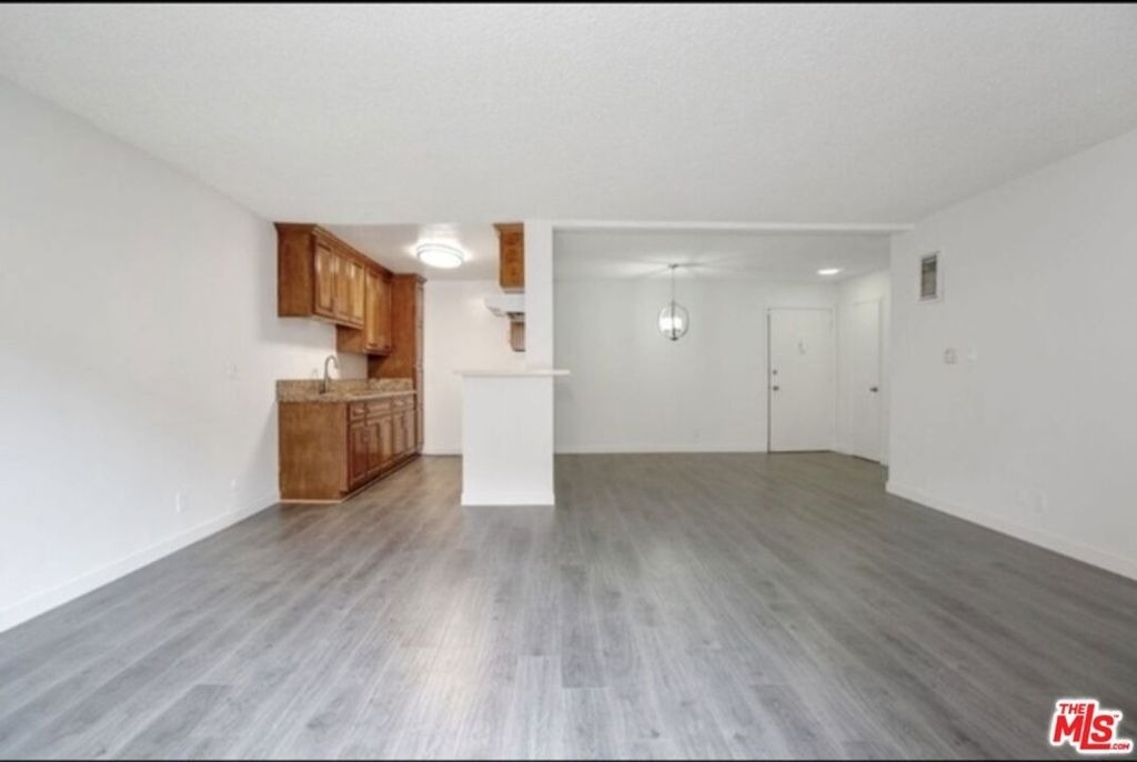 855 Victor Avenue - Photo 4