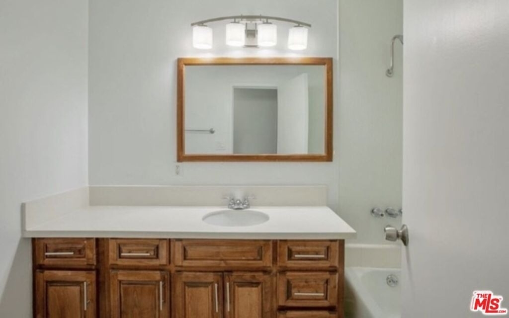 855 Victor Avenue - Photo 10