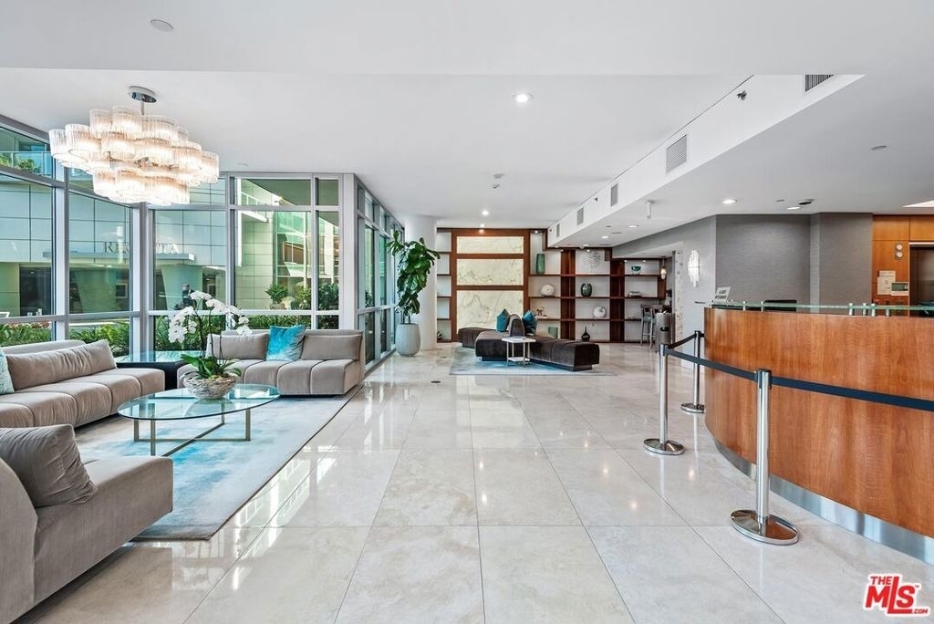 13650 Marina Pointe Drive - Photo 22
