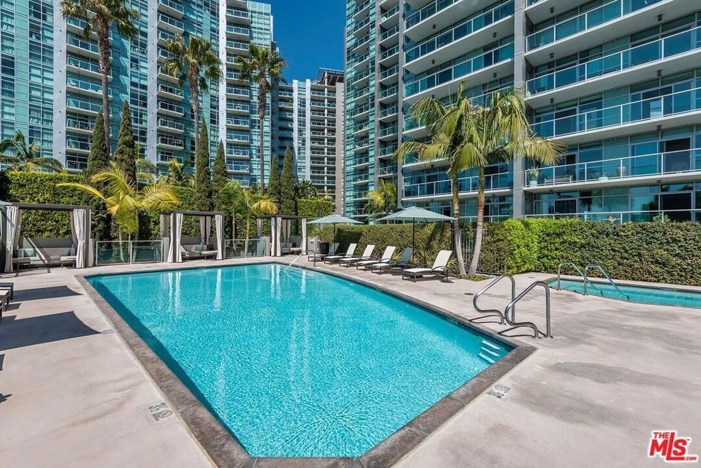 13650 Marina Pointe Drive - Photo 31
