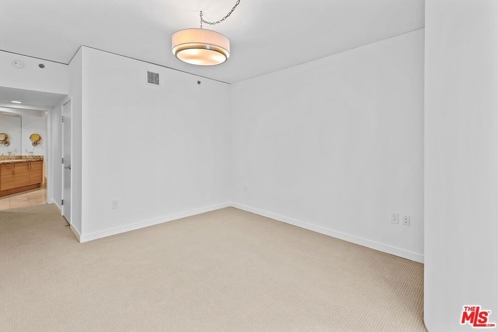 13650 Marina Pointe Drive - Photo 13
