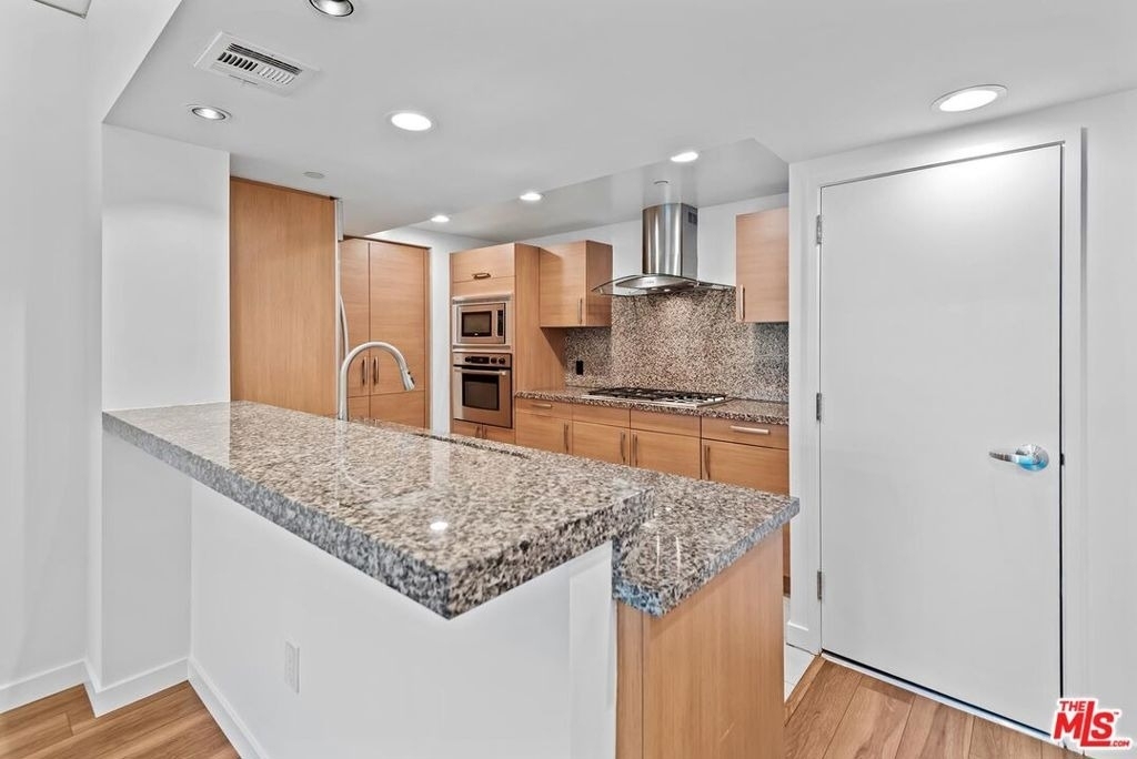 13650 Marina Pointe Drive - Photo 4