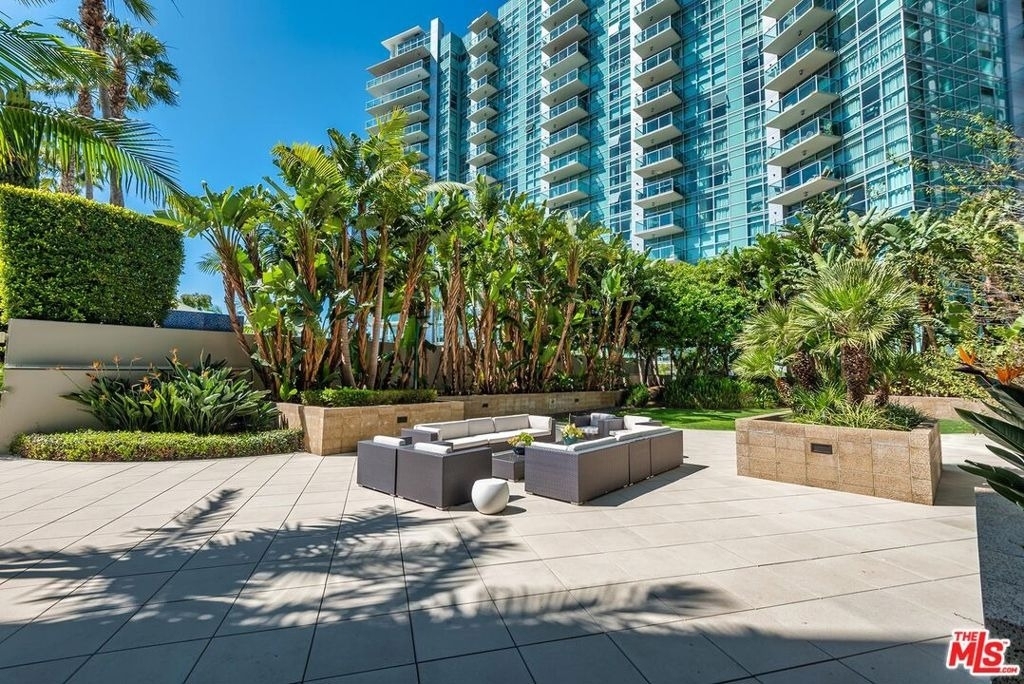 13650 Marina Pointe Drive - Photo 28