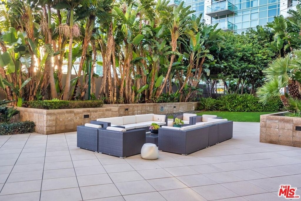 13650 Marina Pointe Drive - Photo 48