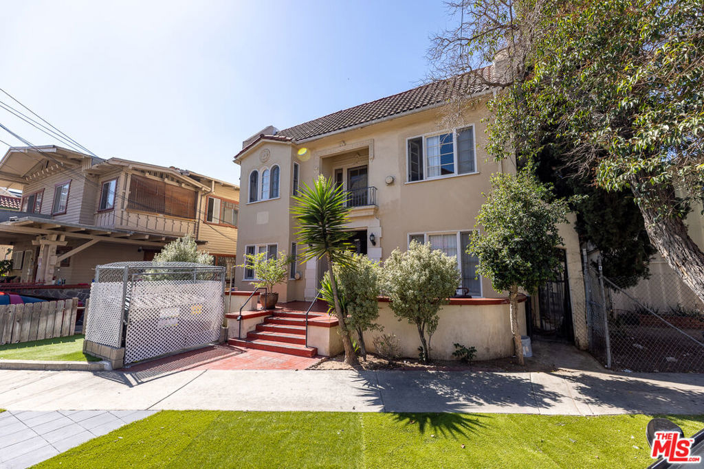 1420 Alvarado Terrace - Photo 10