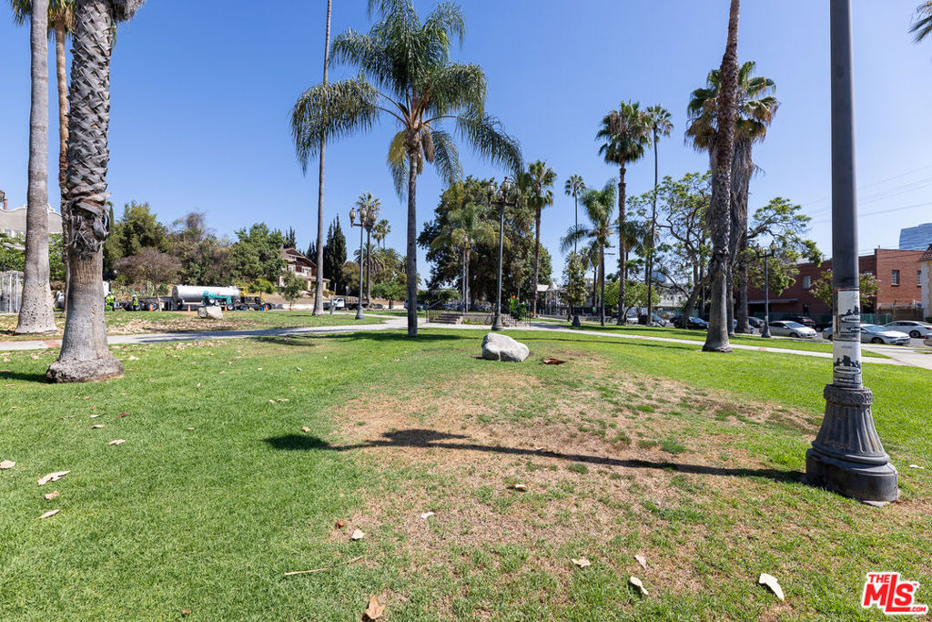 1420 Alvarado Terrace - Photo 11