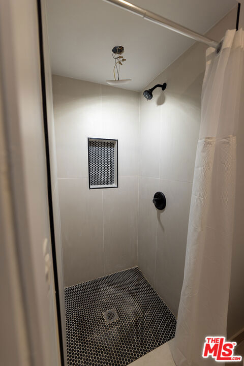 1420 Alvarado Terrace - Photo 6